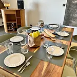 Le Pied A Terre 2 * פורטיסיו