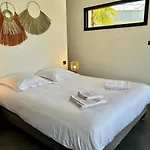 Le Pied A Terre 2 פורטיסיו