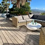 Le Pied A Terre 2 פורטיסיו