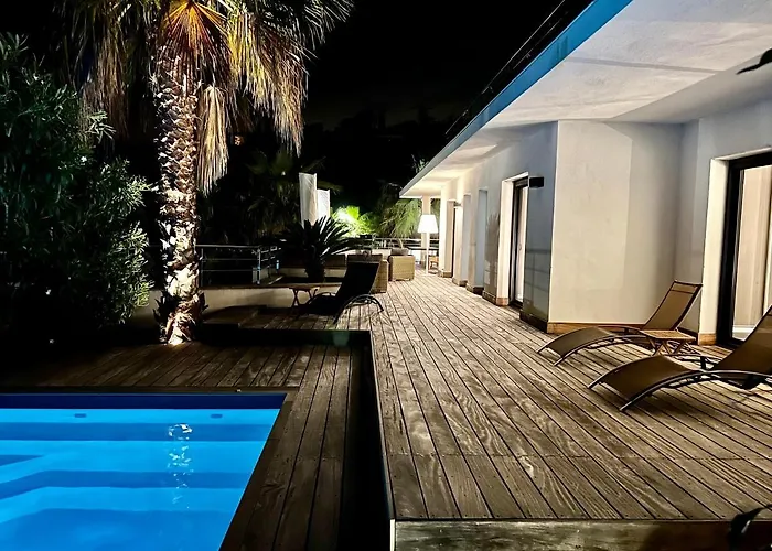 Le Pied A Terre 2 *